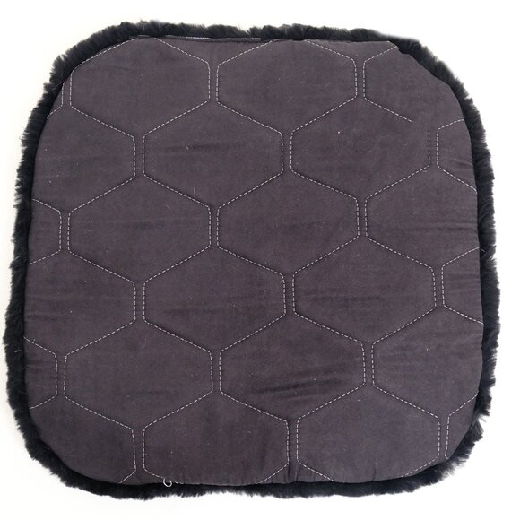 Natural Automotive Classic Sheepskin Chair Pad | 1-Piece | Black - Picture 2 of 6